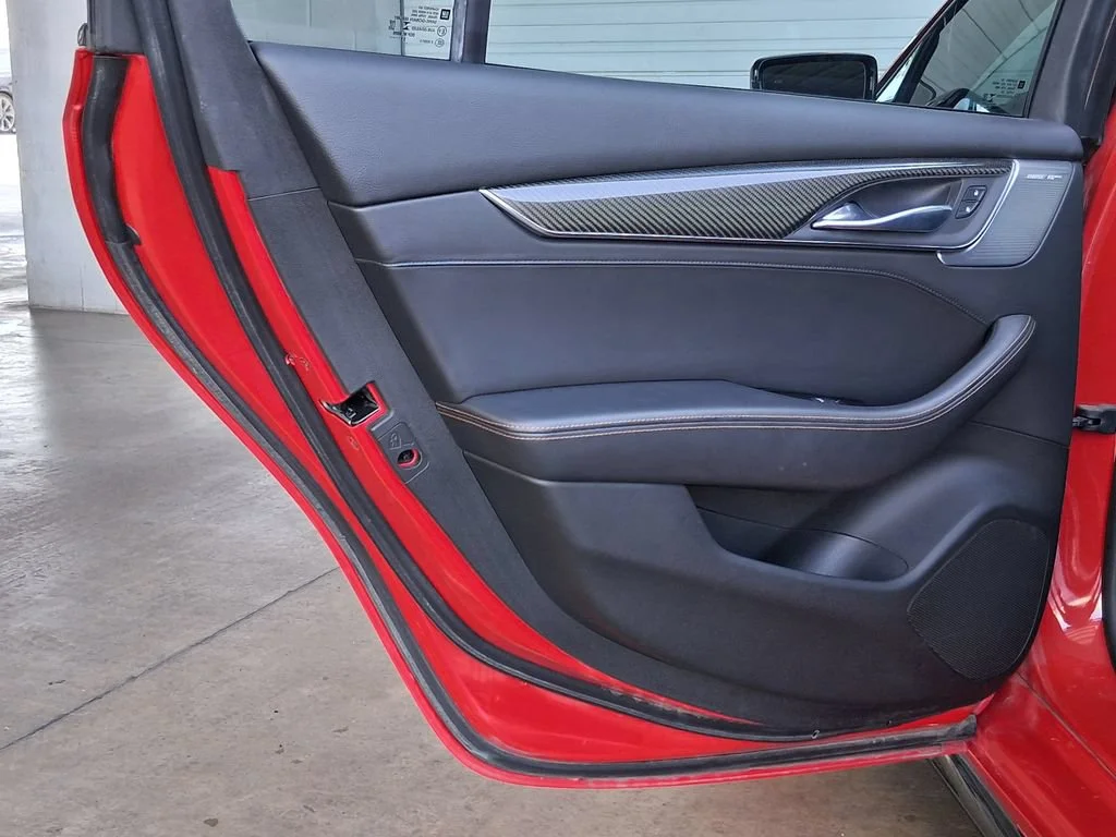 Used 2020 VELOCITY RED Cadillac Sport image 19