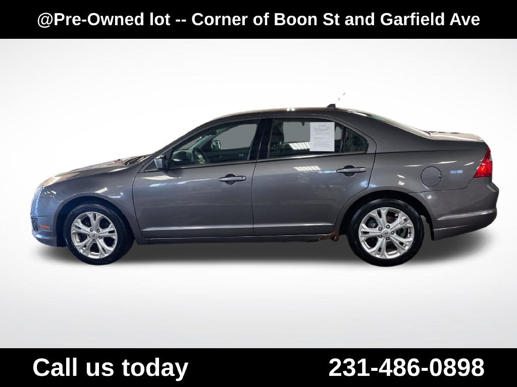 Used 2012 Gray Ford SE image 2
