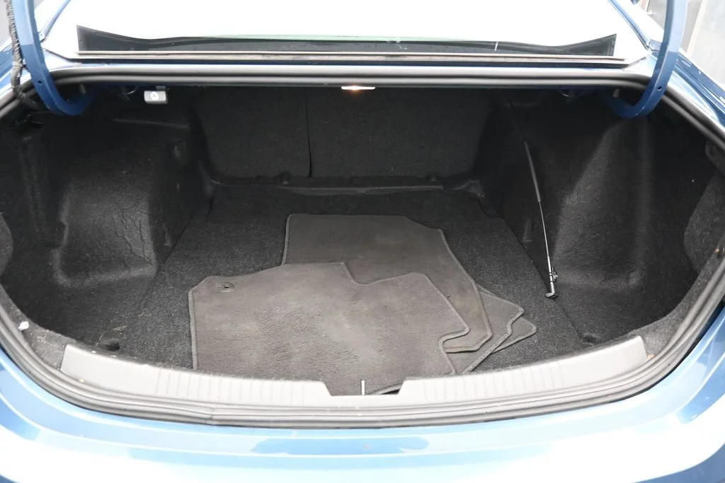 Used 2024 Lakeshore Blue Metallic Chevrolet LT image 30