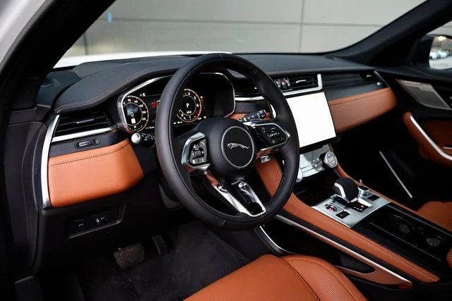 2026 Jaguar F-Pace R-Dynamic S - Photo 18