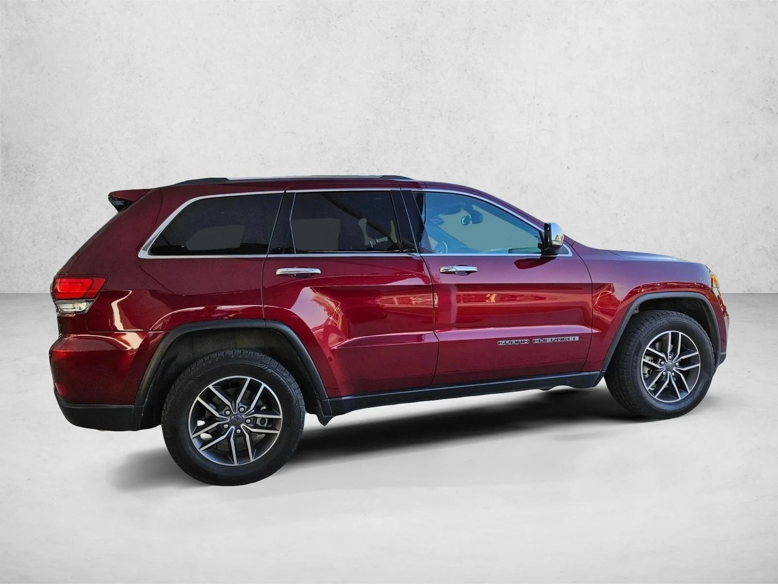 Used 2020 Velvet Red Pearlcoat Jeep Limited image 4