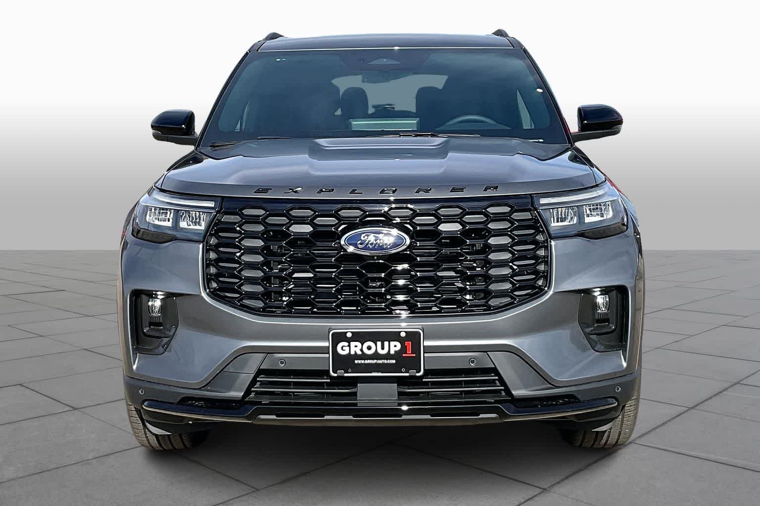 New 2026 Carbonized Gray Metallic Ford ST-Line image 3