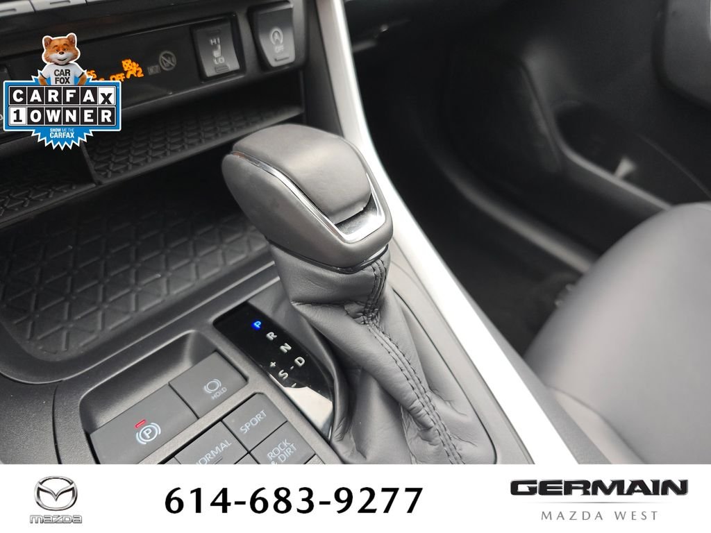 Used 2025 Beige Toyota XLE Premium image 27