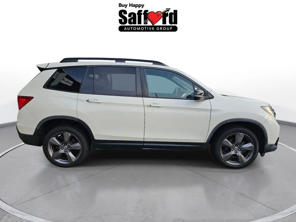 Used 2019 White Honda Touring image 4