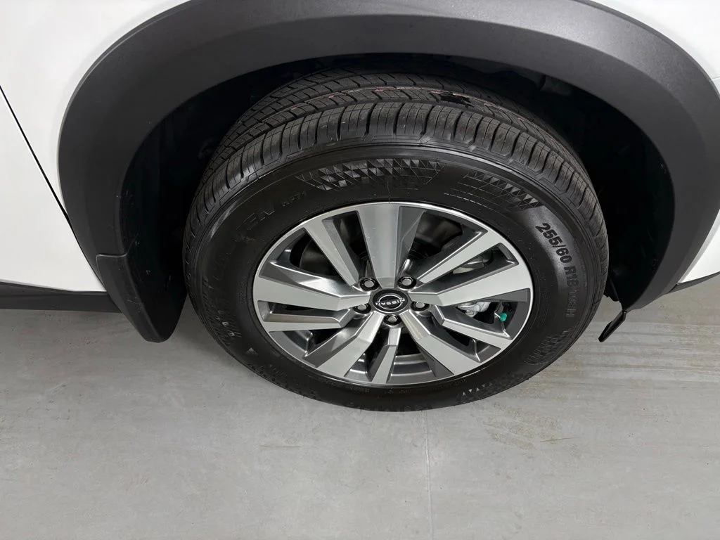 New 2026 Everest White Pearl TriCoat Nissan SL image 10