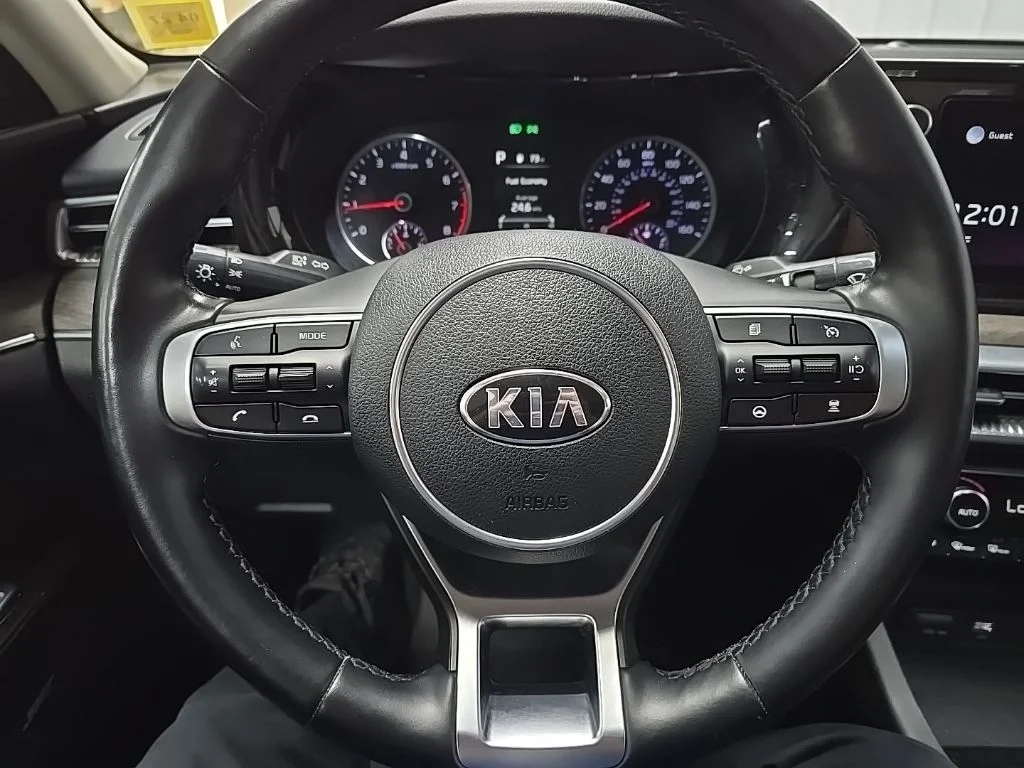 Used 2021 Black Kia EX image 20