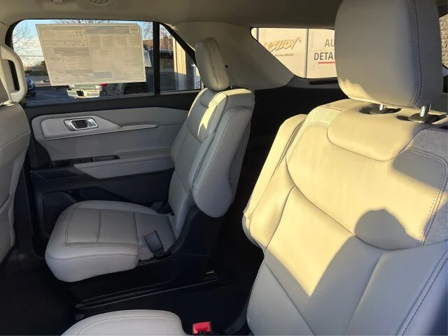 New 2026 Star White Metallic Tri-Coat Ford Active image 33