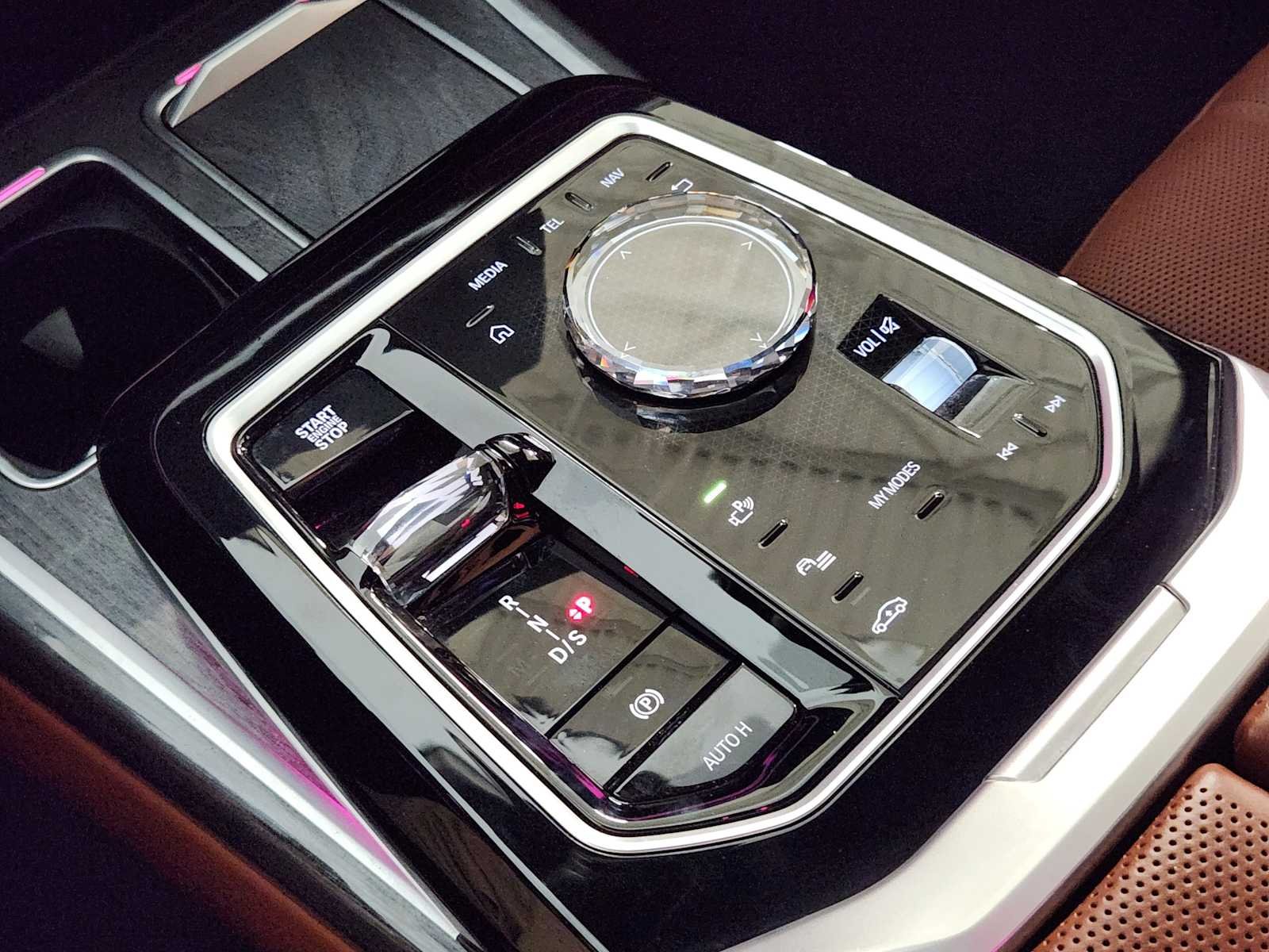 Used 2026 Alpine White BMW 740i image 19