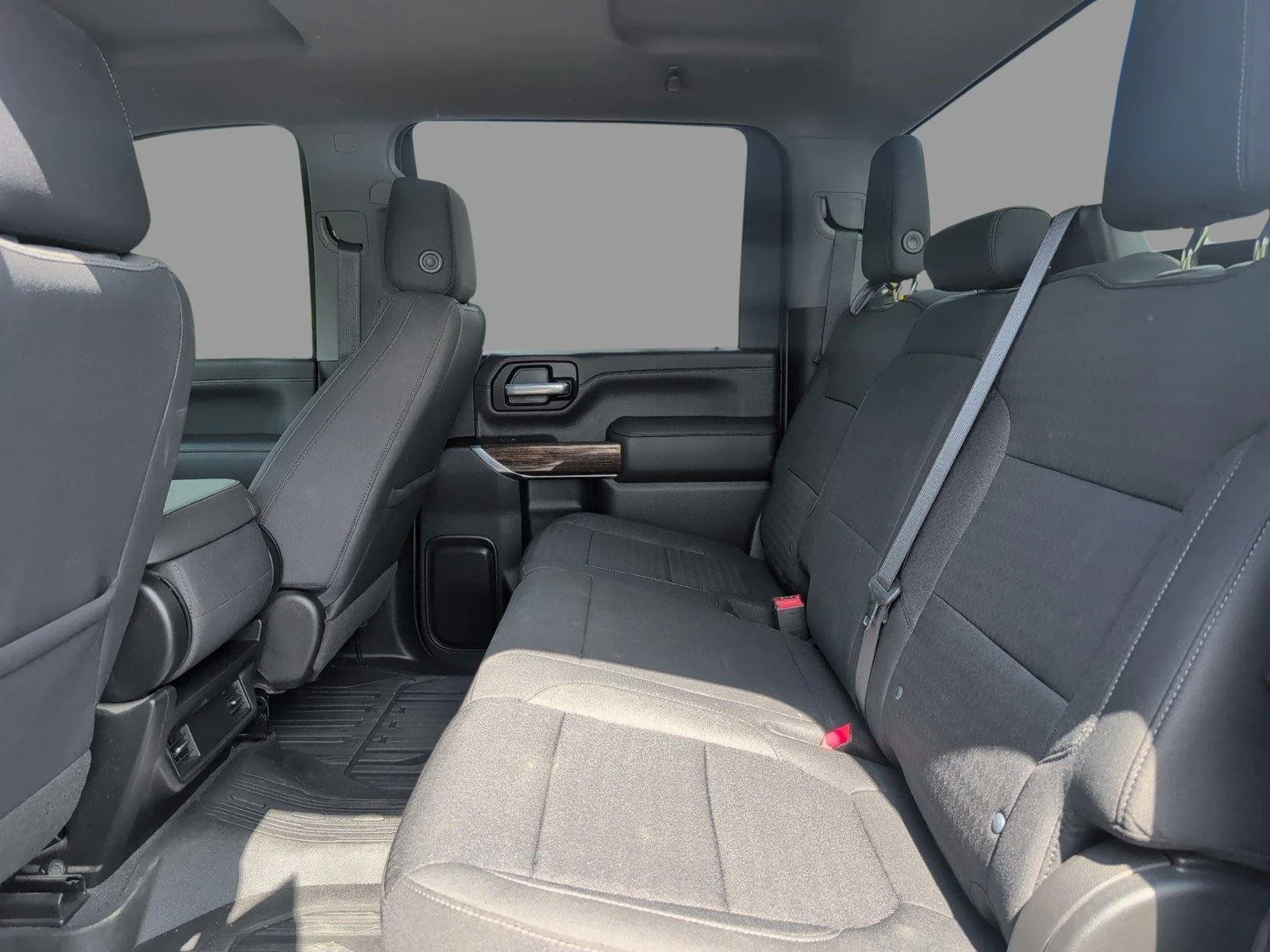 Used 2022 Onyx Black GMC SLE image 35