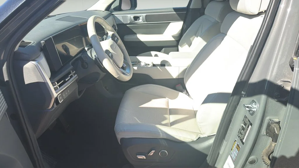 Used 2025 Gray Hyundai SEL image 14