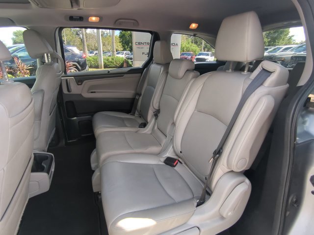 Used 2018 Silver Honda EX-L image 17