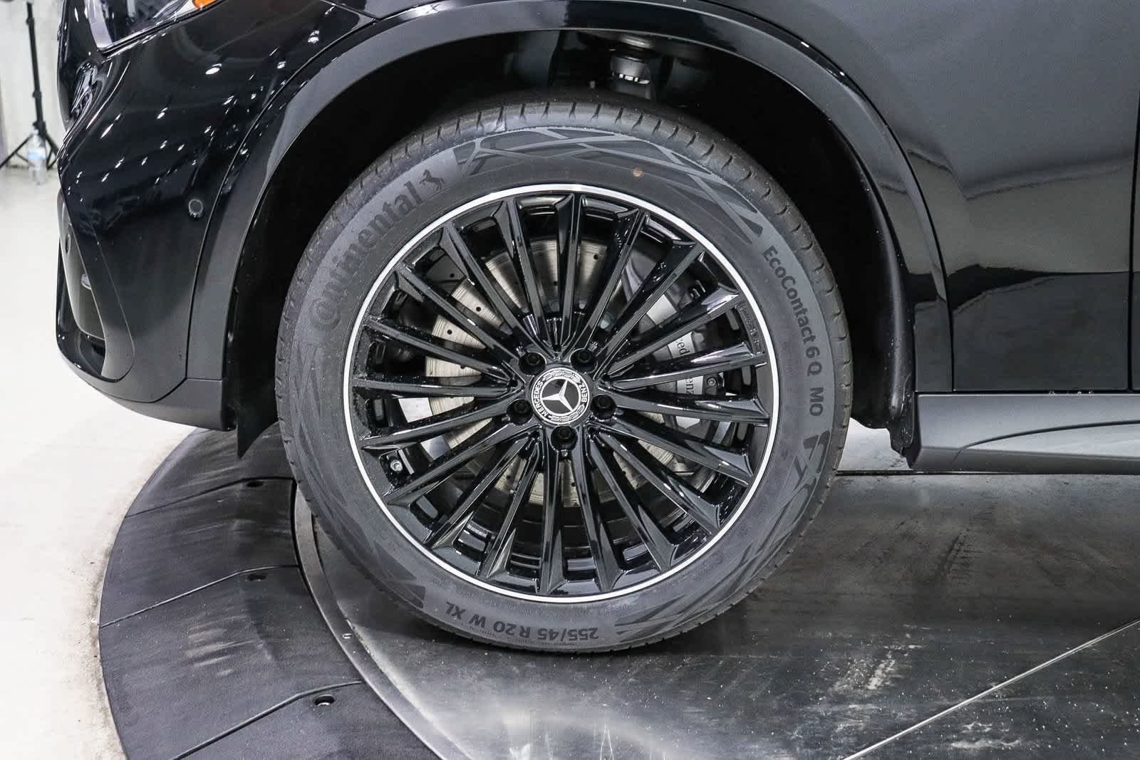 New 2027 Black Mercedes-Benz GLC 300 image 9