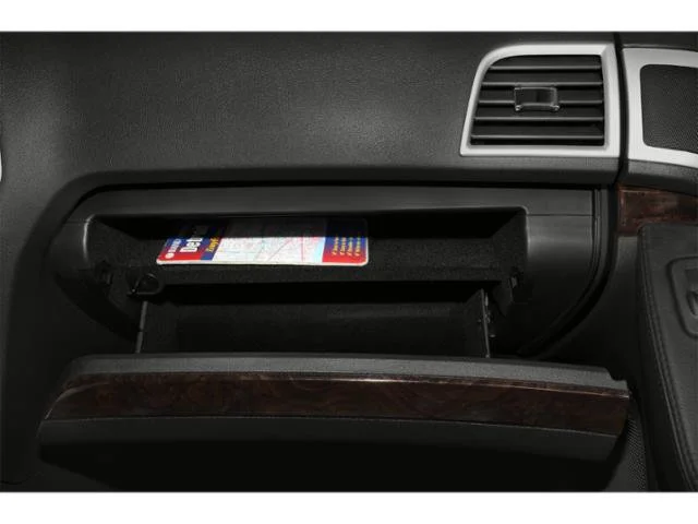 Used 2015  Ford Limited image 16