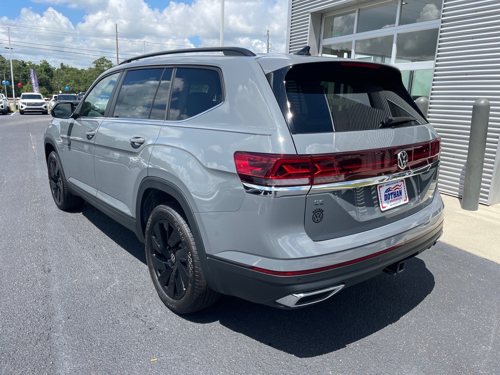 New 2026 Pure Gray Volkswagen SE image 13