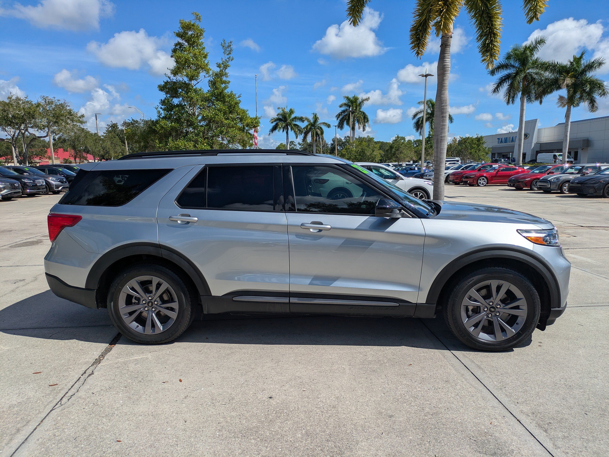 Used 2023 Iconic Silver Metallic Ford XLT image 3
