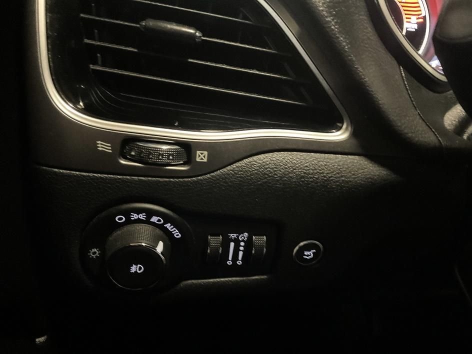 Used 2021 Gray Jeep Limited image 24