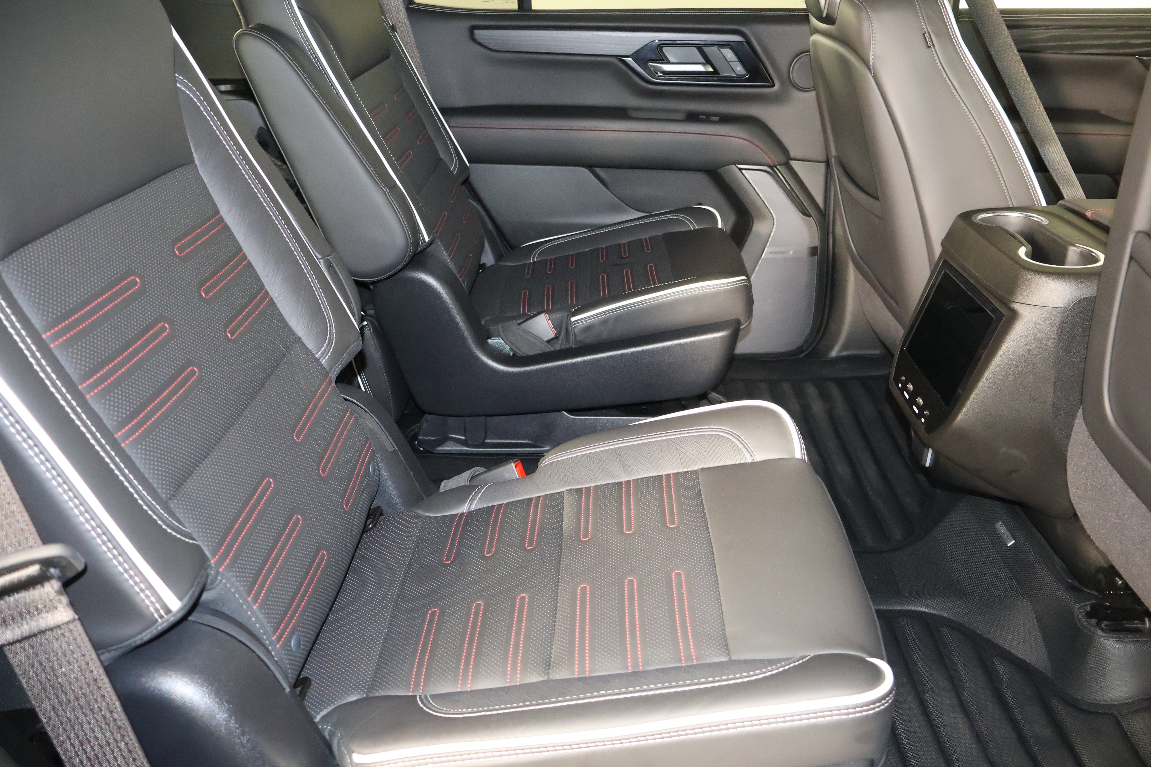 2025 GMC Yukon AT4 Ultimate - Photo 50