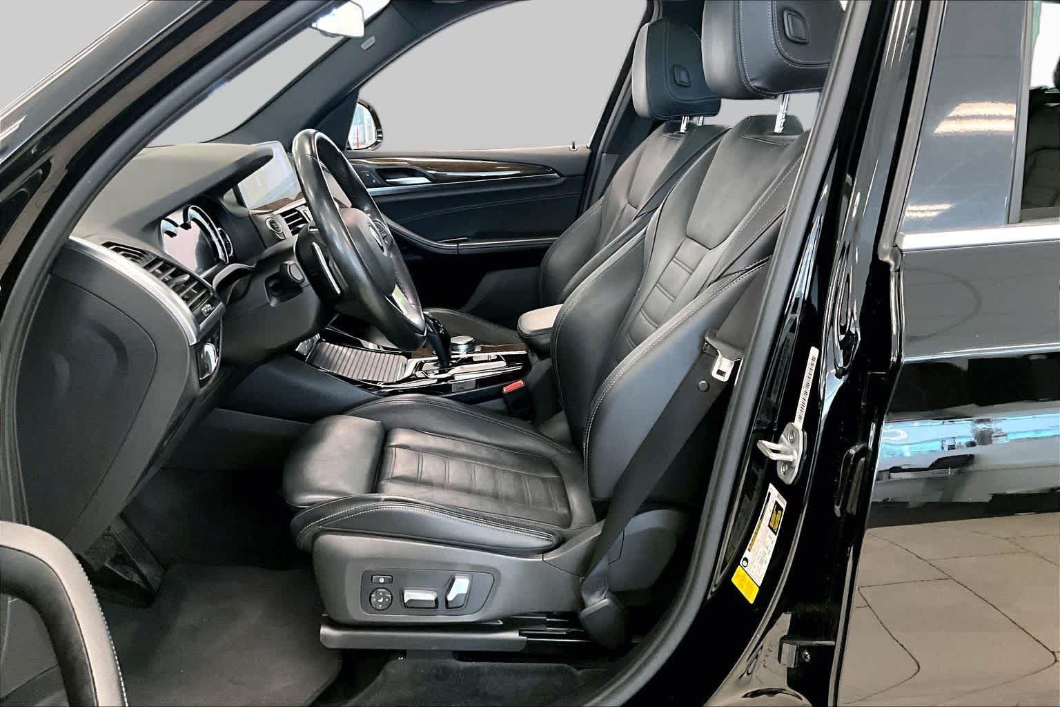 Used 2019 Jet Black BMW sDrive30i image 7