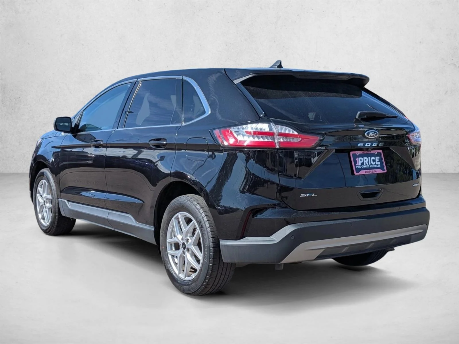 Certified Used 2023 Agate Black Metallic Ford SEL image 8