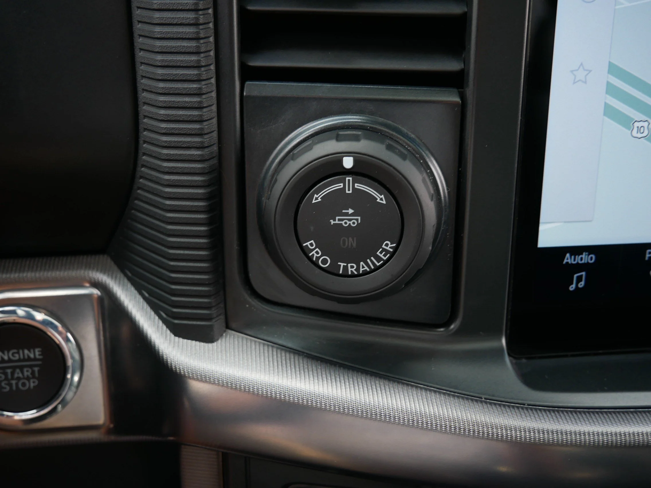 Used 2025 Agate Black Metallic Ford Platinum image 31