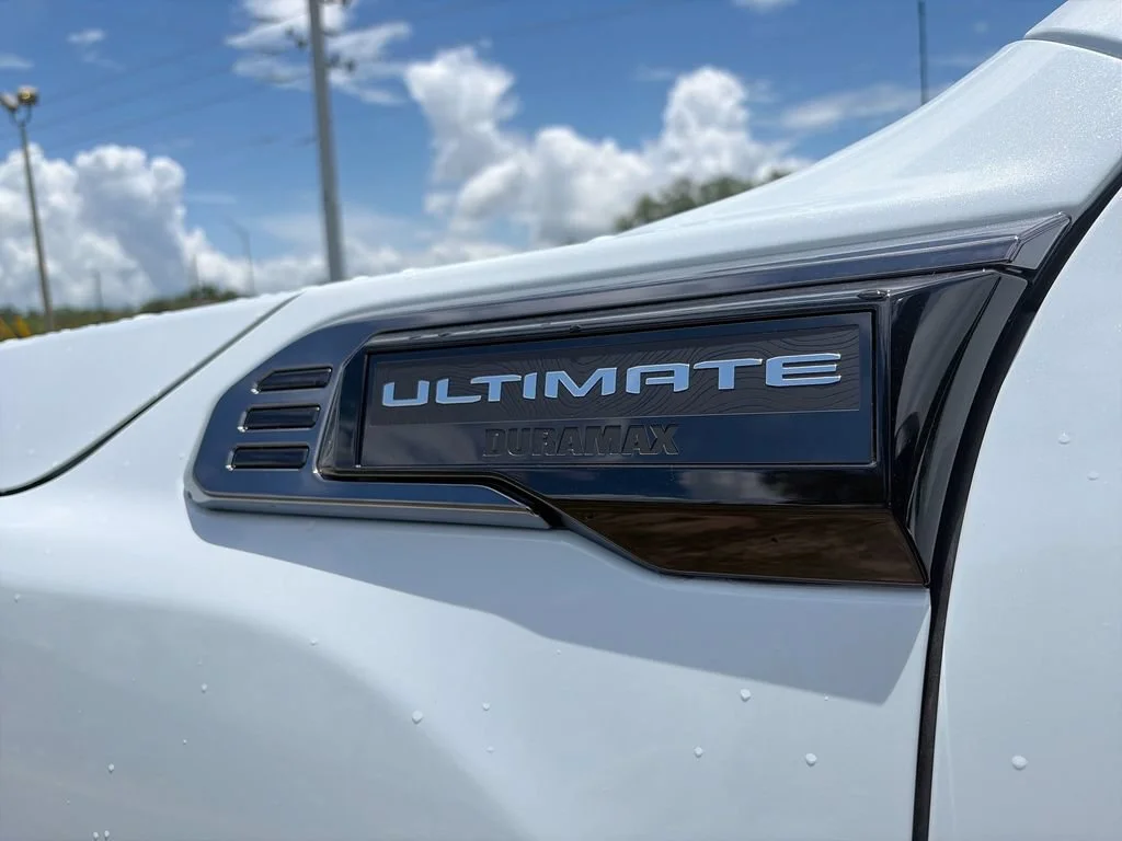 New 2026 Glacier White Tricoat GMC Denali Ultimate image 37