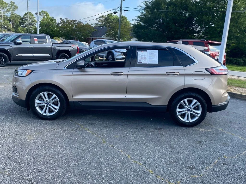 Used 2020 Gold Ford SEL image 4