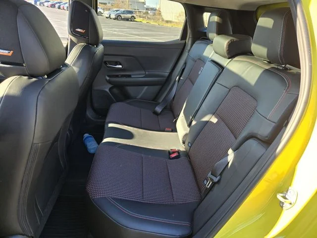New 2026 Yuzu Yellow Metallic / Super Black Two-tone Nissan SR image 7
