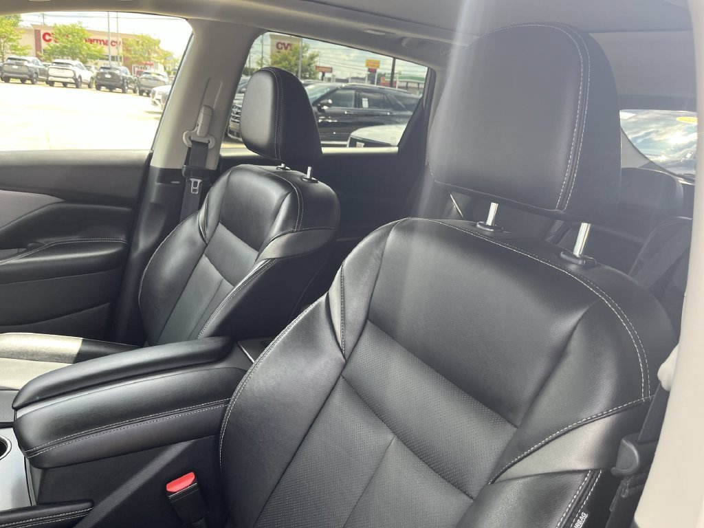 Used 2023 Gray Nissan SL image 13
