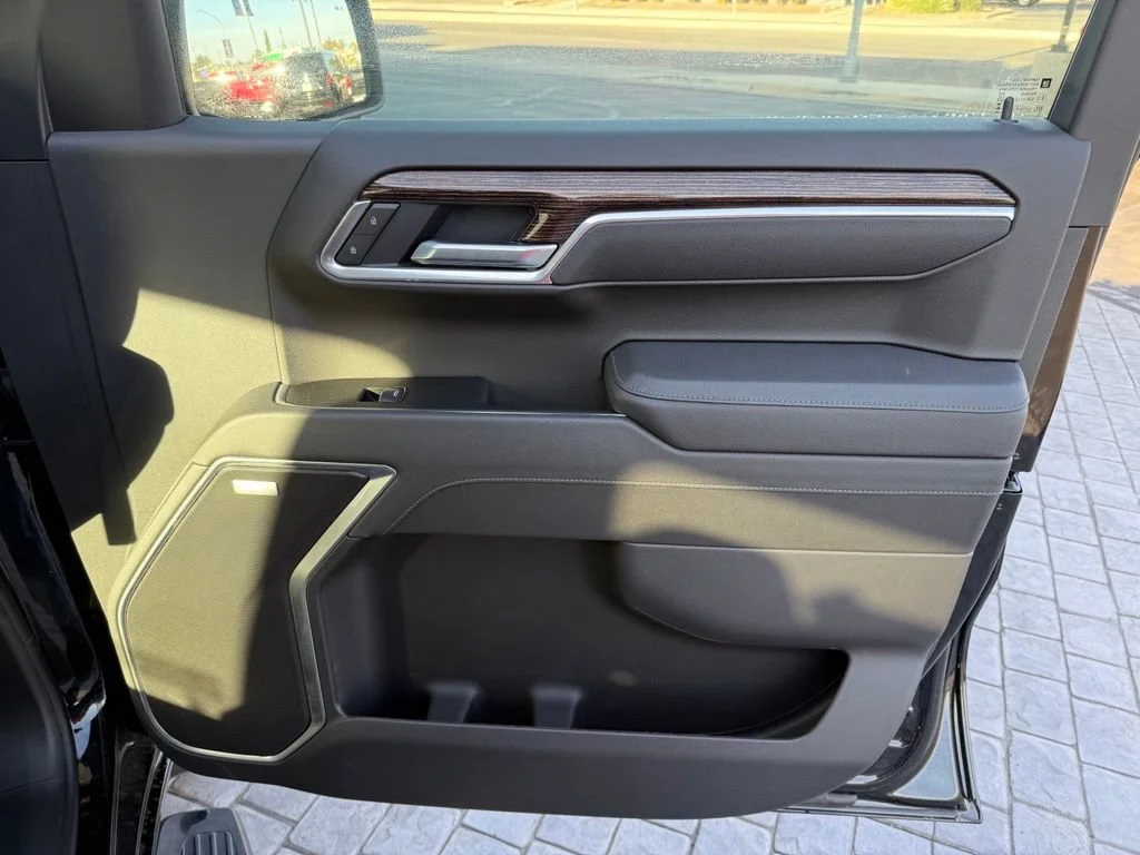 New 2026 Onyx Black GMC Elevation image 17