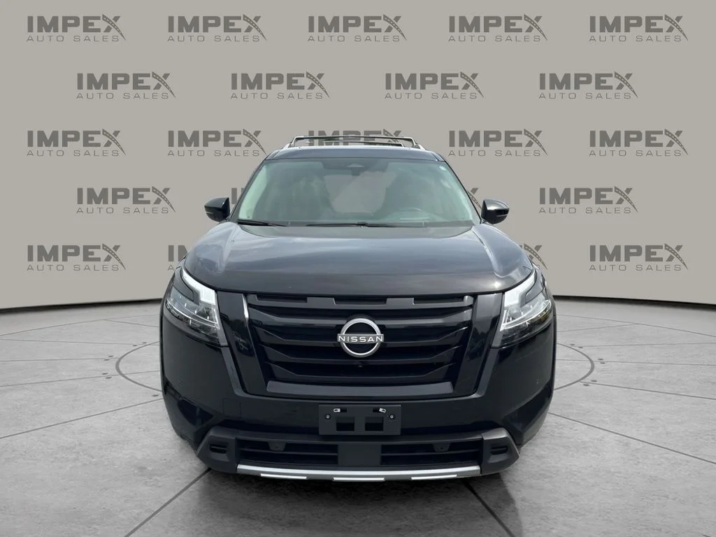 Used 2023 Black Nissan Platinum image 8