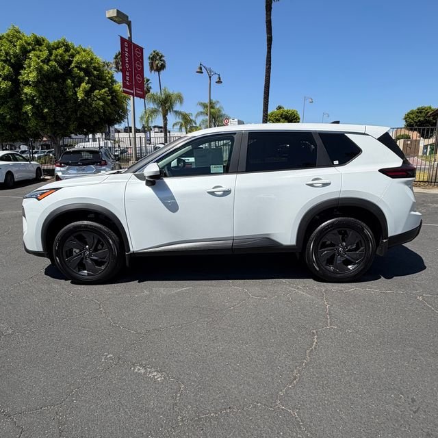 New 2026 Everest White Pearl TriCoat Nissan SV image 4
