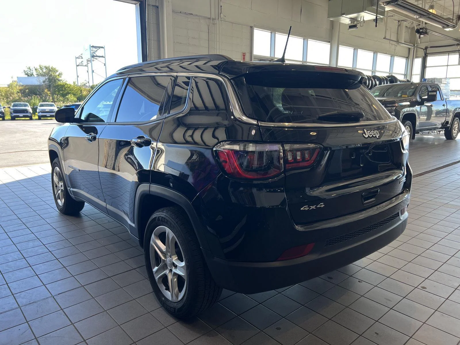 Used 2023 Bk Jeep Latitude image 5