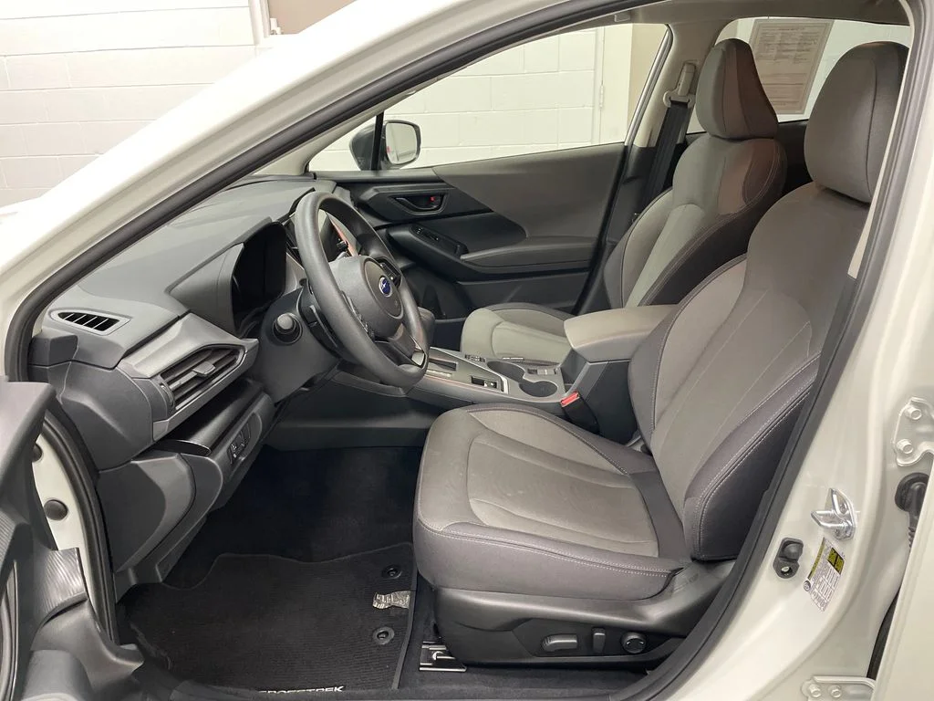Used 2025 Crystal White Pearl Subaru Premium image 8
