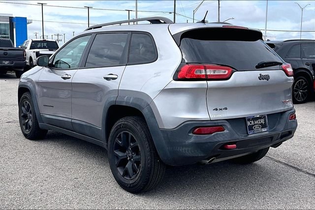 Used 2014 Silver Jeep Trailhawk image 3