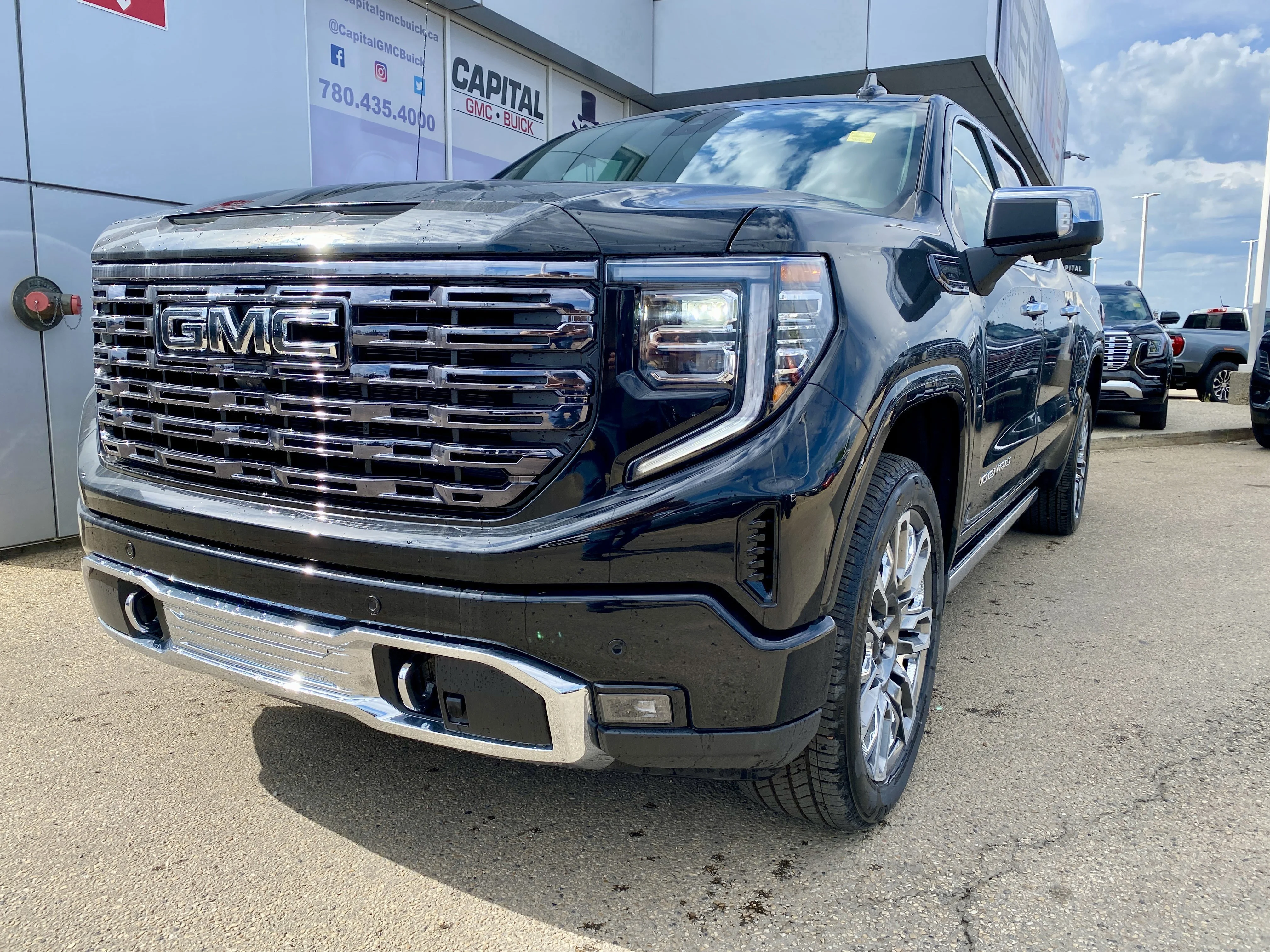 New 2026 ONYX BLACK GMC Denali Ultimate image 2
