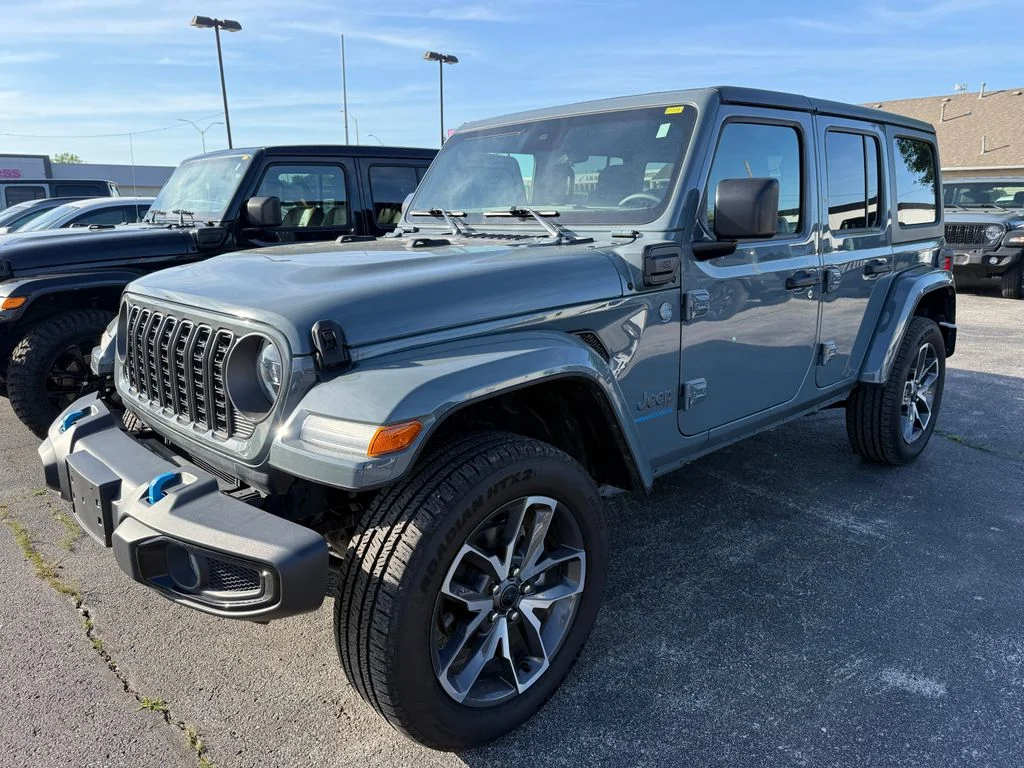 Used 2024 Gray Jeep Sport S 4xe image 10
