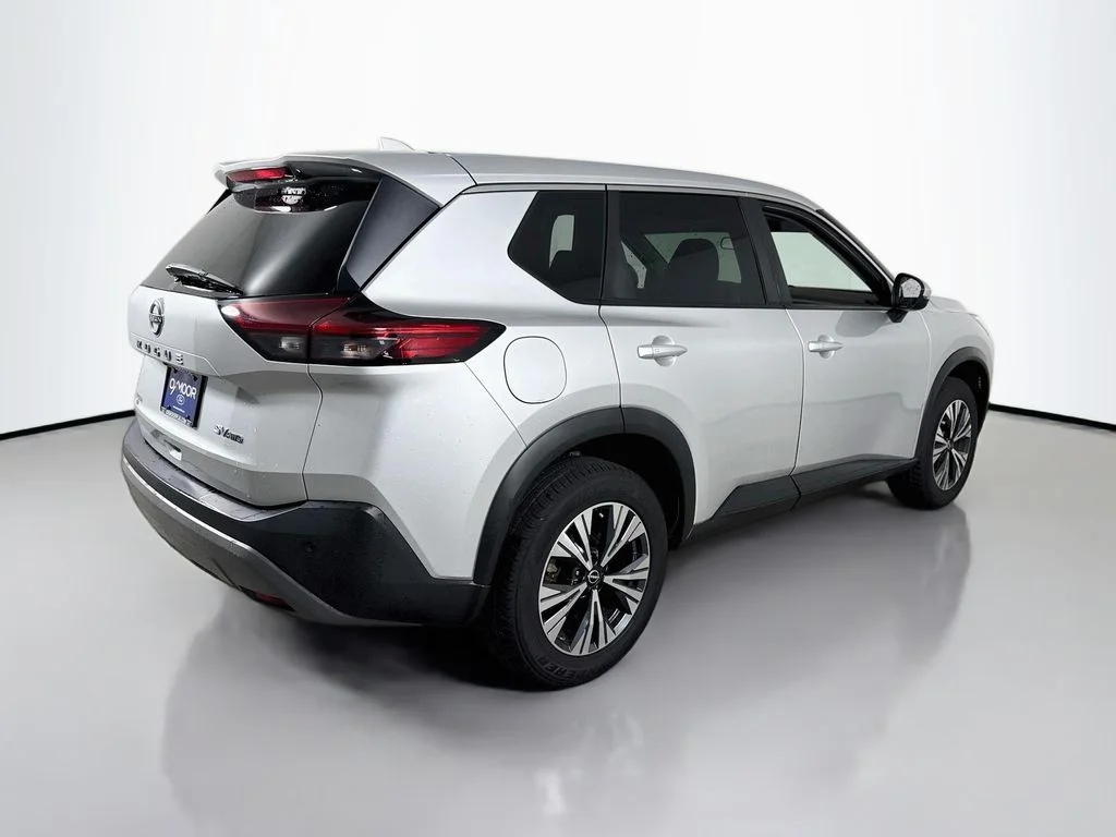 Used 2022 Brilliant Silver Metallic Nissan SV image 7