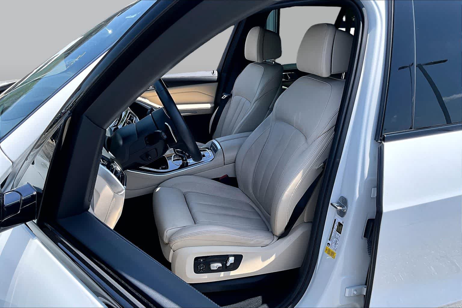 Used 2022 Mineral White Metallic BMW sDrive40i image 8