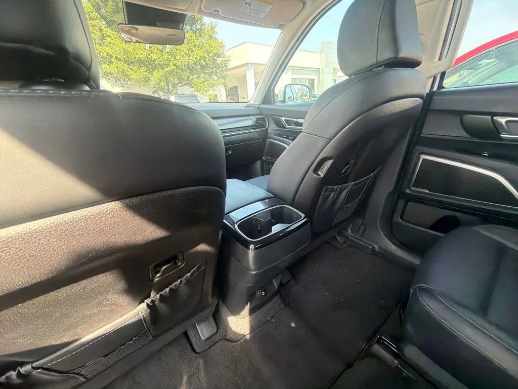 Used 2025 White Kia S image 19