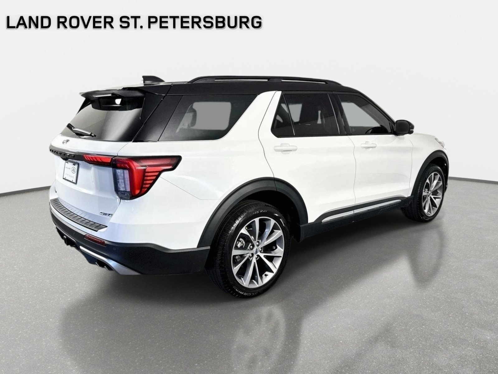 Used 2025 White Metallic Ford Platinum image 5