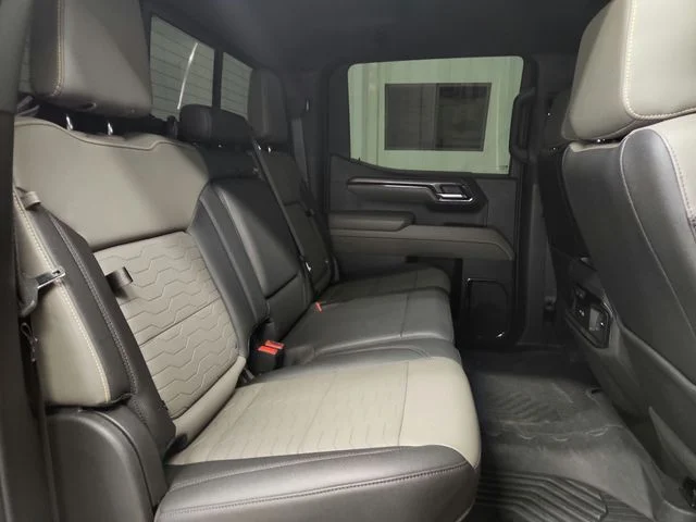 2023 Chevrolet Silverado 1500 ZR2 - Photo 33
