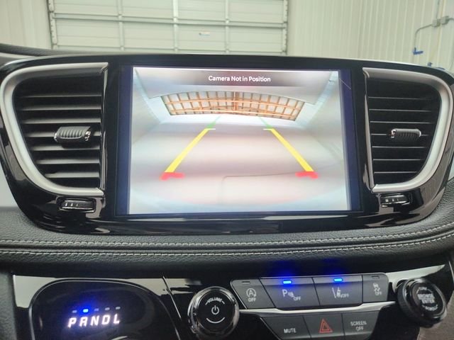 2026 Chrysler Pacifica Limited - Photo 17