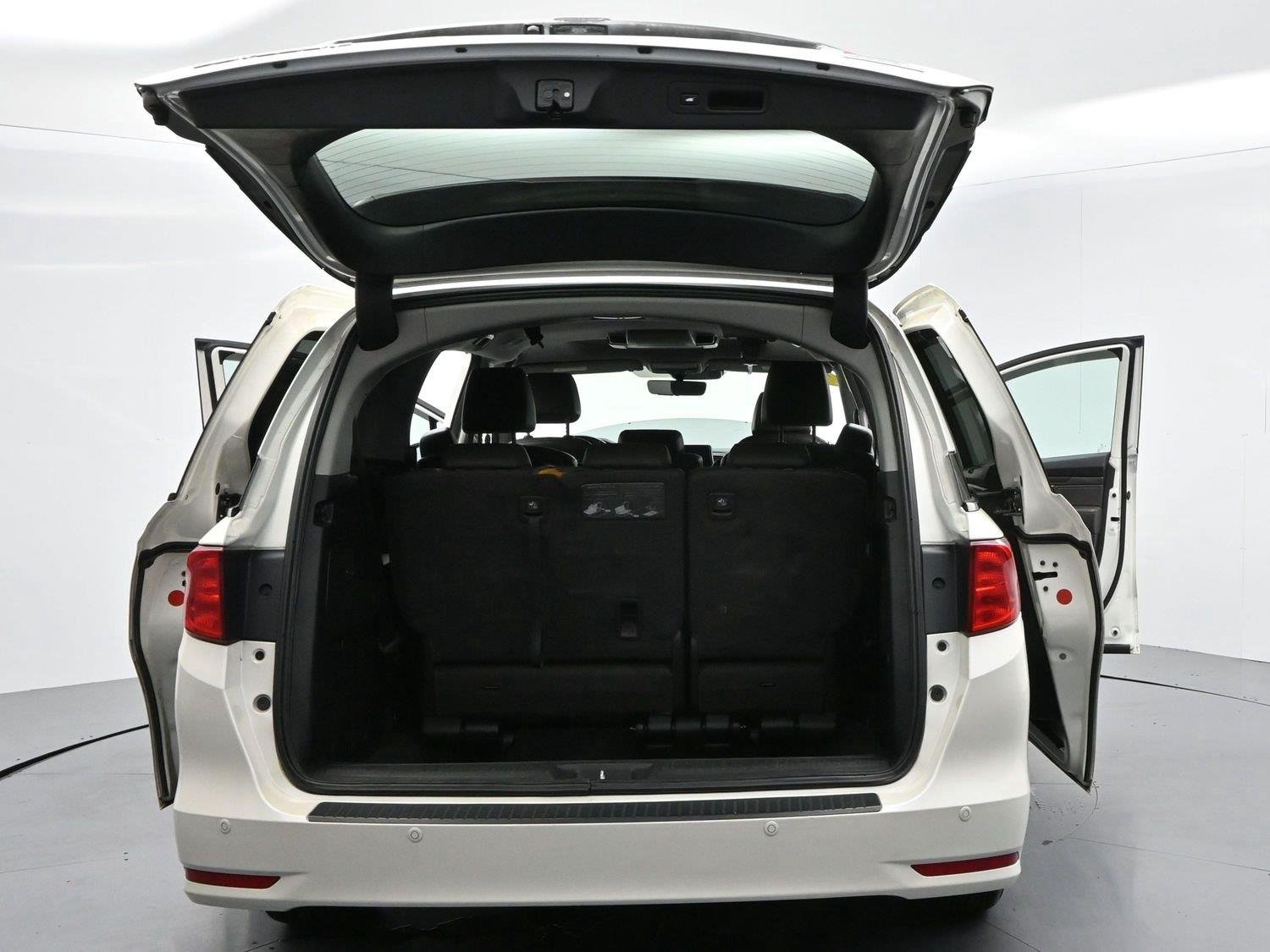 Used 2019 White Diamond Pearl Honda Touring image 49