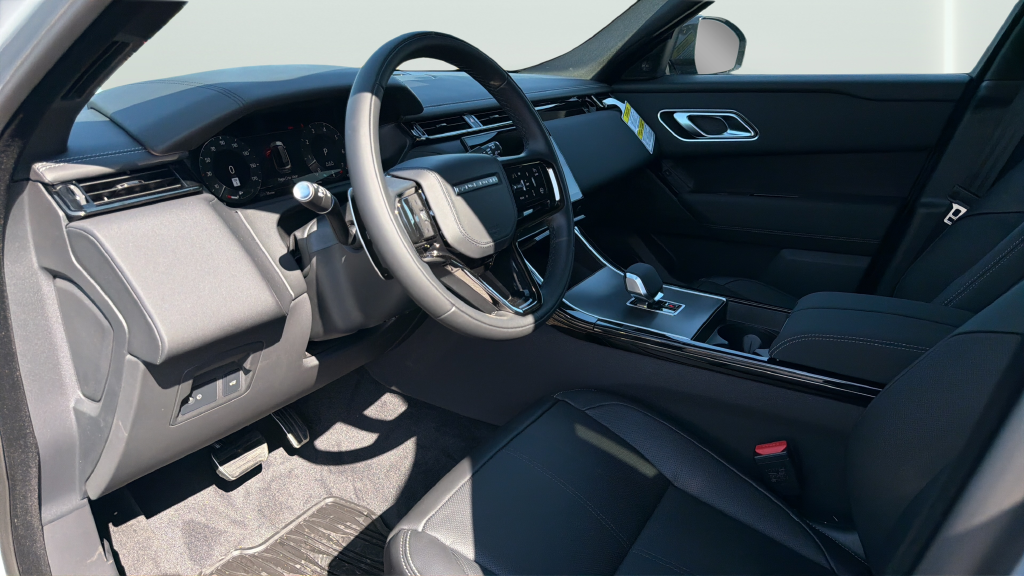 New 2026 Arroios Grey Land Rover  image 28