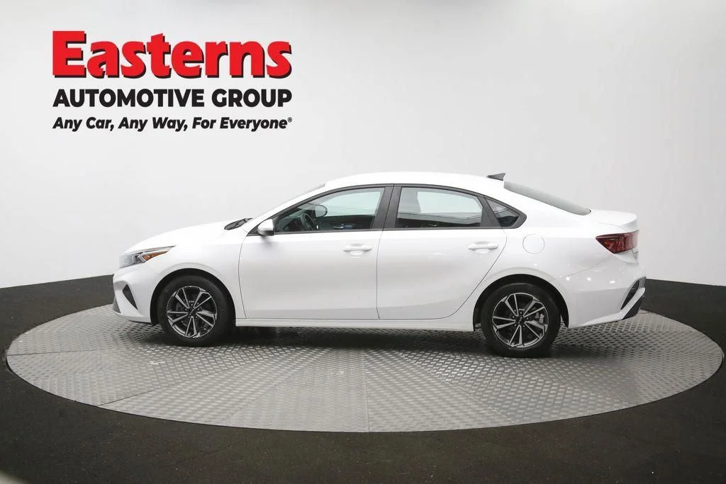Used 2023 White Kia LXS image 61