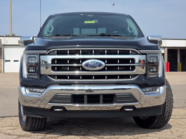 Used 2021 Black Metallic Ford LARIAT image 3