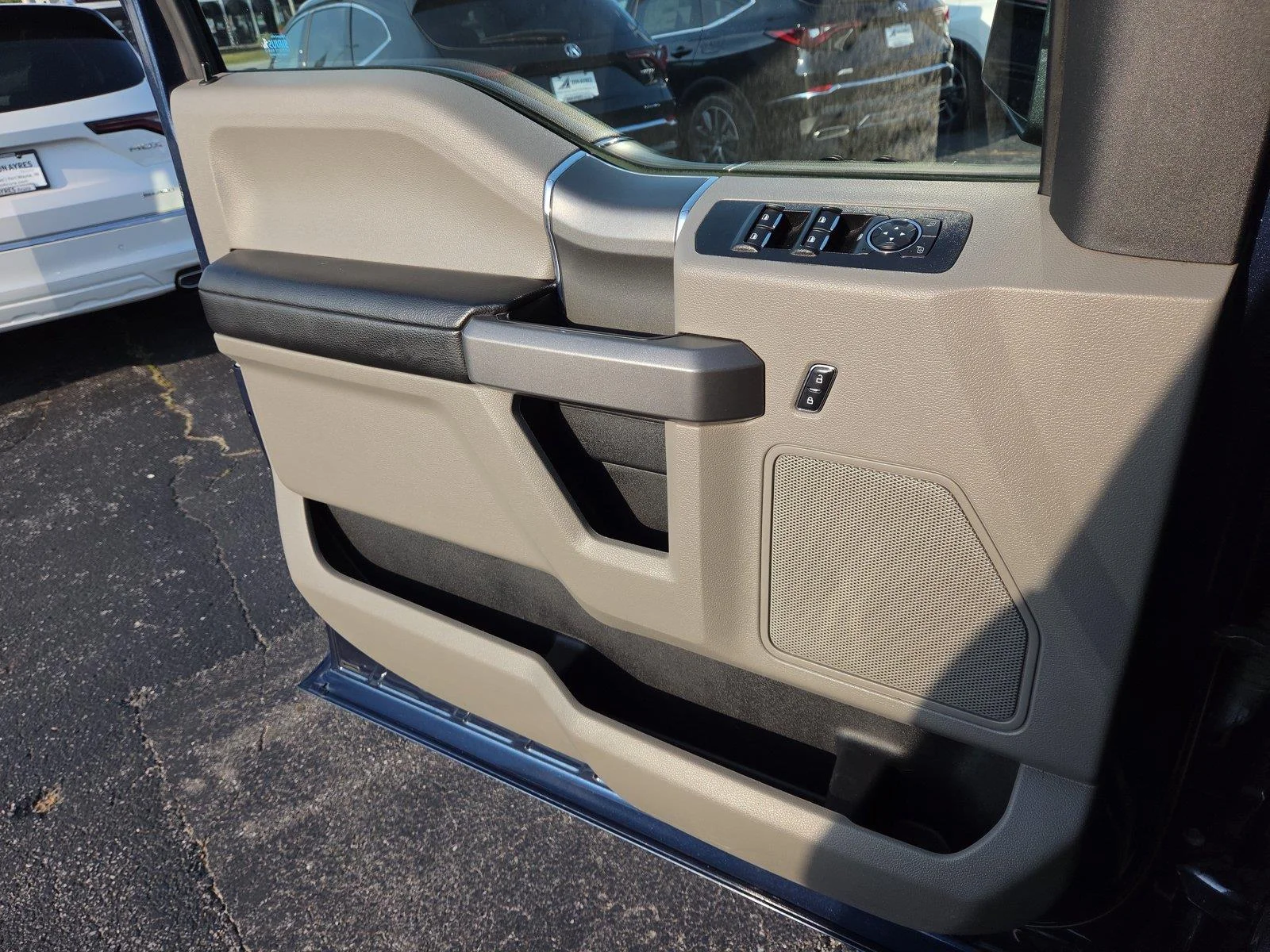 Used 2017 Blue Jeans Ford XLT image 17