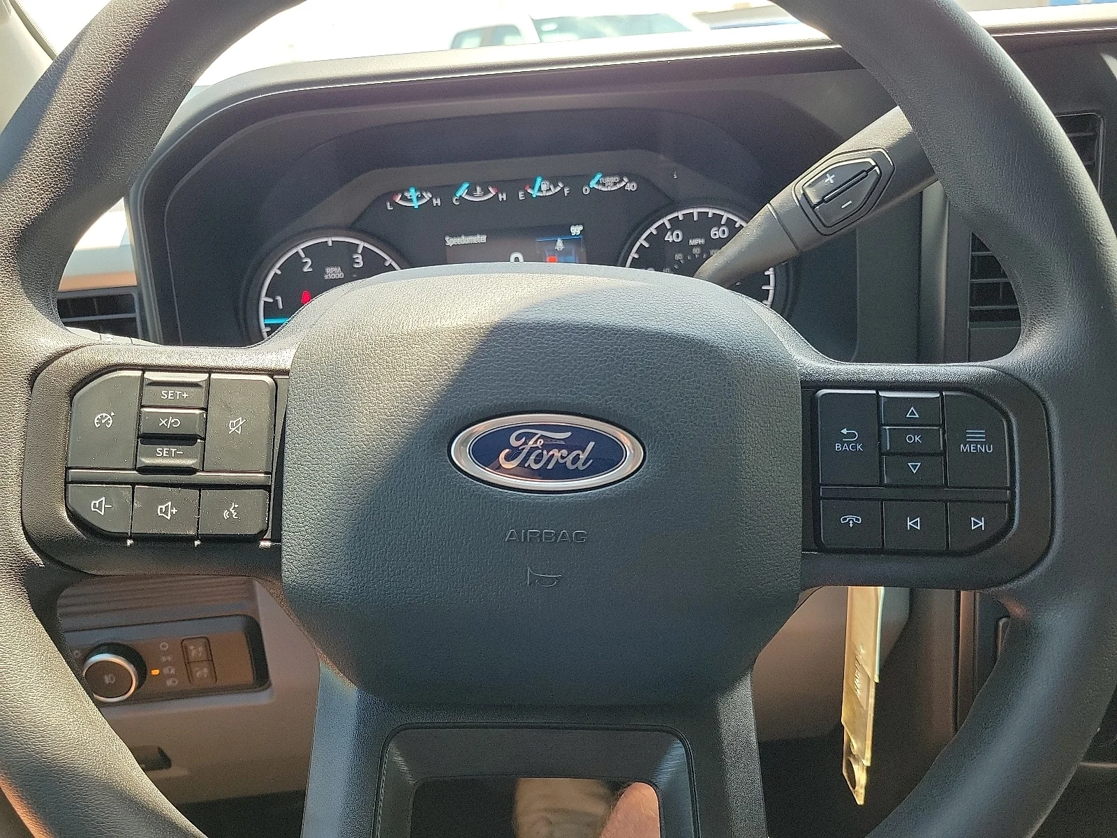 New 2025 Oxford White Ford F-250&reg; XL image 17