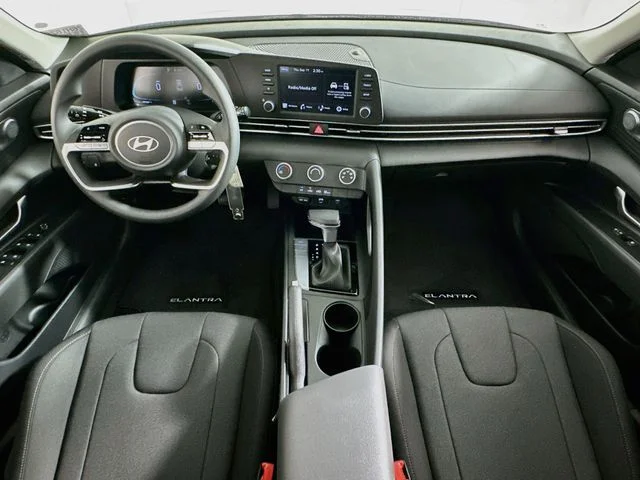 New 2026 Hyundai ELANTRA SE
