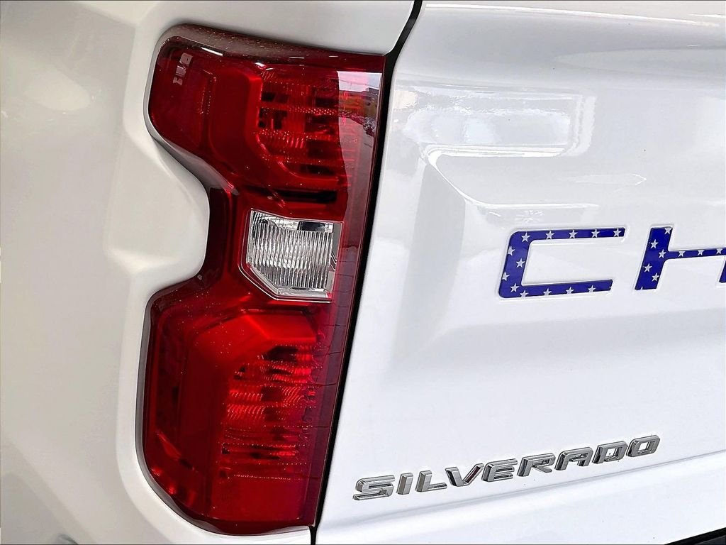Used 2023 White Chevrolet LT image 34